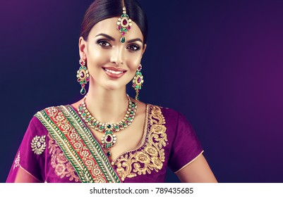 4,335 South indian girl in saree Stock Photos, Images & Photography ...