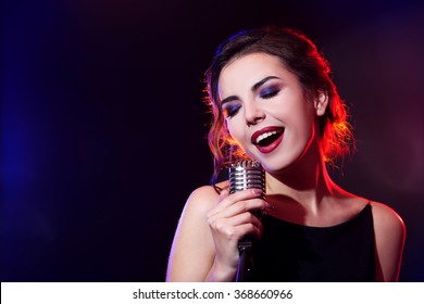 178,996 Singing woman Images, Stock Photos & Vectors | Shutterstock