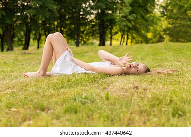 Portrait Beautiful Young Girl Lying On Stock Photo 437440642 | Shutterstock