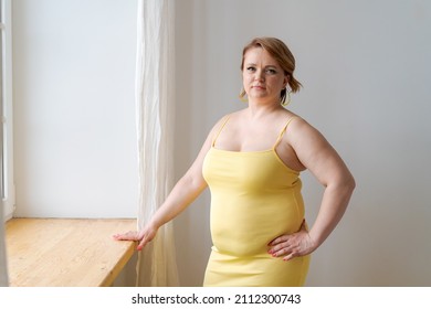 curvy women in tight dresses