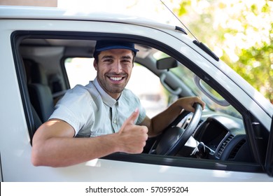 5,410 Driver thumbs up Images, Stock Photos & Vectors | Shutterstock