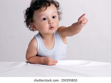 Bebe Etonne Images Photos Et Images Vectorielles De Stock Shutterstock