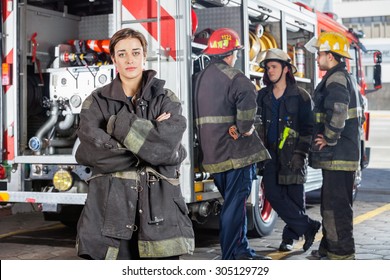 女性消防士images Stock Photos Vectors Shutterstock