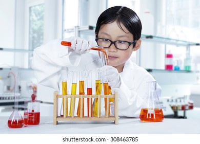 4,712 Kid Doing Science Experiment Images, Stock Photos & Vectors ...