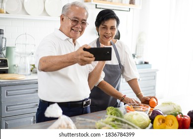 127 Old Asian Couple Drinking Milk Images, Stock Photos & Vectors ...