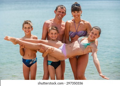 Nudism Family