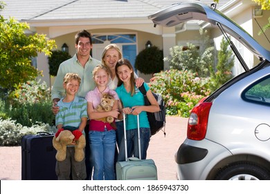 695 Family standing front car Images, Stock Photos & Vectors | Shutterstock