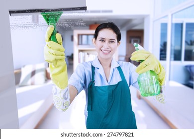 12,118 Asian Cleaning Services Images, Stock Photos & Vectors 