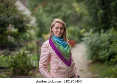 portrait of a girl in baktus. handmade bactus. knitting. Crochet. hand knitted. knitted shawl