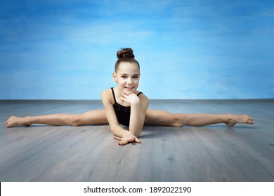 23,053 Gymnast splits Images, Stock Photos & Vectors | Shutterstock