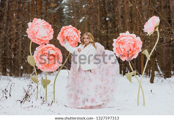 portrait girl huge paper flowers stock photo edit now huge paper flower