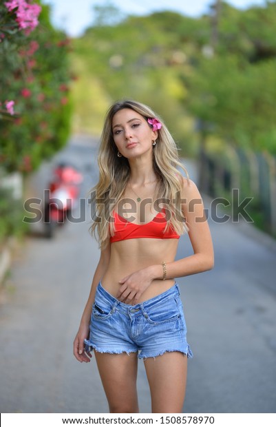 girls red jean shorts