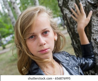 Cute 13 Year Old Girl Bilder Stockfotos Und Vektorgrafiken Shutterstock
