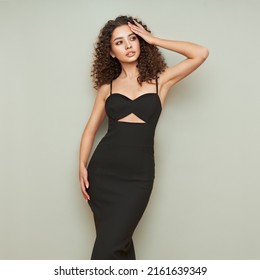 132,859 imágenes de Mujer sensual con vestido de noche - Imágenes, fotos y  vectores de stock | Shutterstock