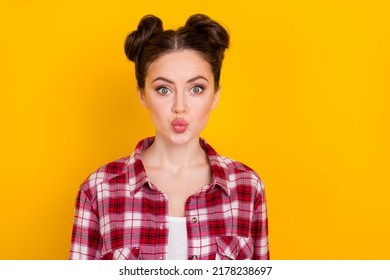 12,160 Yellow lip kiss Images, Stock Photos & Vectors | Shutterstock