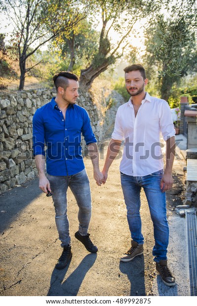 Portrait Handsome Young Gay Couple Holding の写真素材 今すぐ編集