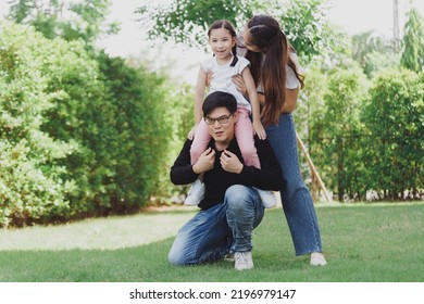 Portrait Happy Asian Family Consisting Parents Stock Photo 2196979147 ...