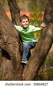 30,088 Children Climbing A Tree Images, Stock Photos & Vectors ...