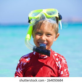 Portrait Happy Cute Boy Wearing Snorkeling Stock Photo 264050684 ...