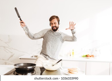 Cooking Music Images Stock Photos Vectors Shutterstock