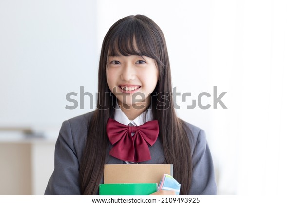 Portrait of junior high\
school student