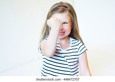 Little Angry Toddler Girl Stock Photo Mnstudio 13725071