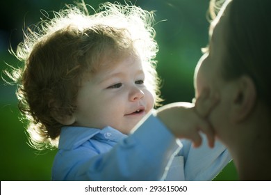 8,996 Holding face parent close Images, Stock Photos & Vectors ...