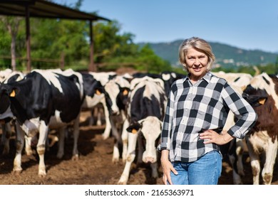 14,054 Mature woman farm Images, Stock Photos & Vectors | Shutterstock