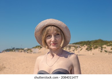 Mature Bikini Beach Foto Stock Immagini E Foto Shutterstock