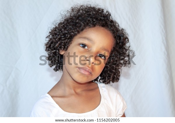 Portrait Mixed Little Girl Curly Hair Stockfoto Jetzt