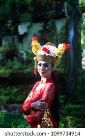 Portrait Native Bali Women Wearing Traditional Stock Photo 1099734914 ...