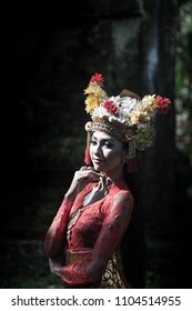Portrait Native Bali Women Wearing Traditional Stock Photo 1104514955 ...