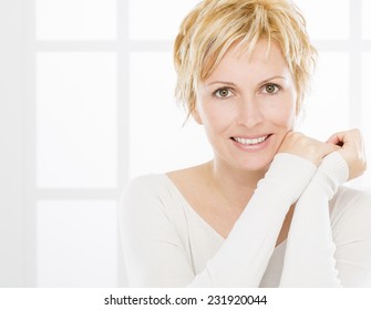 Portrait Nice 40 Years Old Woman Stock Photo 231920044 | Shutterstock