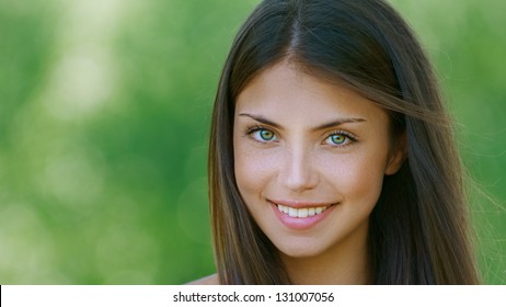 Cute Girls With Green Eyes
