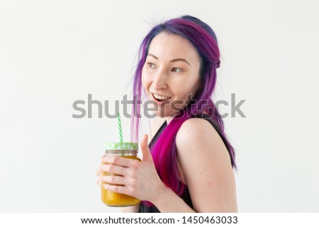 Similar – Foto Bild Junge, fitte Frau, die einen rosa Smoothie trinkt.