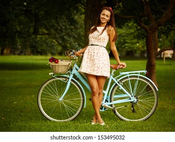 vintage bike girls