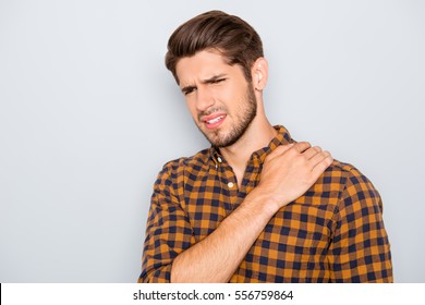 7,891 Shoulder pain expression Images, Stock Photos & Vectors ...