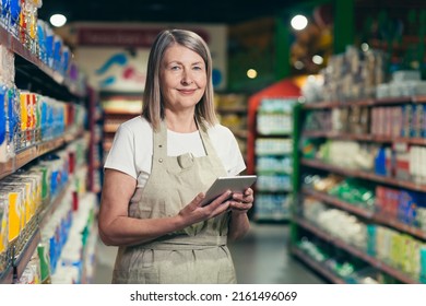 1,377 Salesclerk Images, Stock Photos & Vectors | Shutterstock