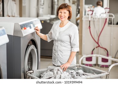 866 Laundry attendant Images, Stock Photos & Vectors | Shutterstock