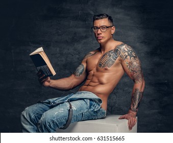 Hot Guy Books Bilder Stockfotos Und Vektorgrafiken Shutterstock