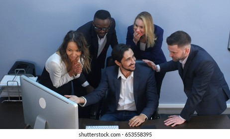 31 Crowd of people looking up shocked Images, Stock Photos & Vectors ...