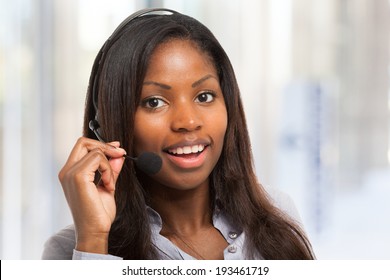 22,897 Customer service black woman Images, Stock Photos & Vectors ...