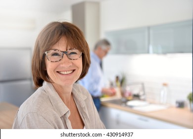 https://image.shutterstock.com/image-photo/portrait-smiling-senior-woman-husband-260nw-430914937.jpg