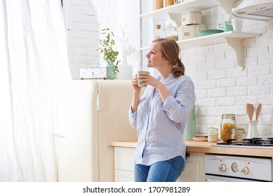 女性台所high Res Stock Images Shutterstock