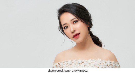 Portrait of a smilling asian woman