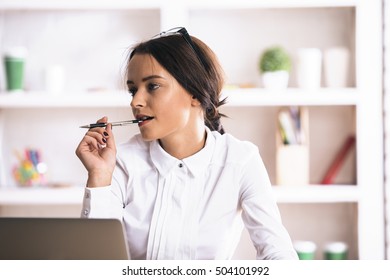 809 Female holding mouth pen Images, Stock Photos & Vectors | Shutterstock