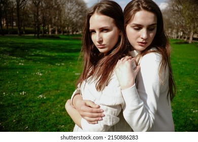 Portrait Two Brunette Youth Girls Friends Stock Photo 2150886283 ...