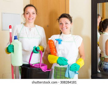 clips busty cleaning Nudist women in pictures
