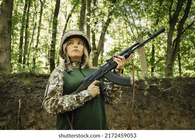 3,829 Woman Assault Rifle Images, Stock Photos & Vectors | Shutterstock