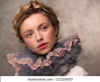 Portrait Of A Woman In A Vintage Medieval Collar. Countess Or Princess. Lush Ruff In The Neck Circle.